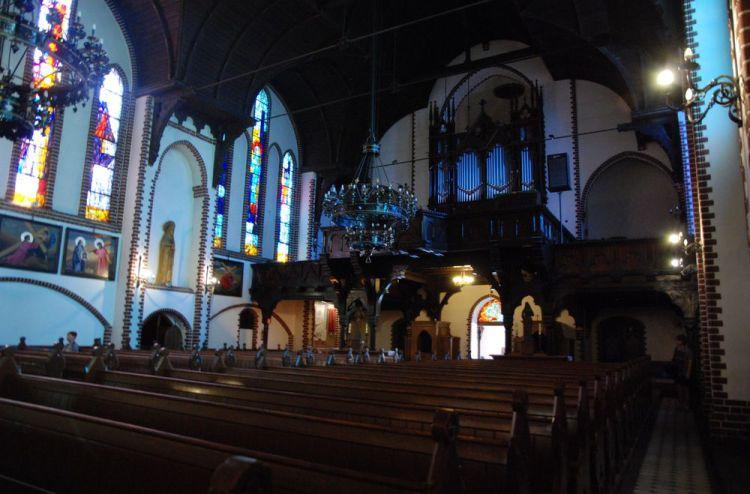 wnętrze kościoła św. Jerzego - widok na chór