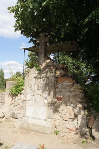 pozostałości kościoła ewangelicko-augsburskiego w Chobieni