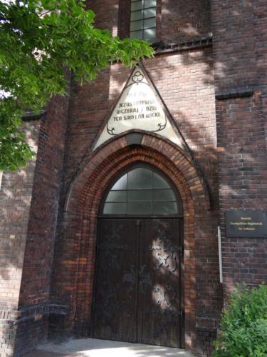 Kościół ewangelicki w Brzegu - portal