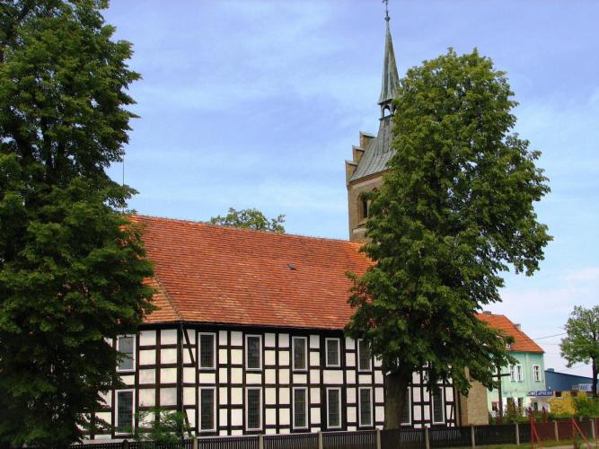 dawny kościół ewangelicki w Świętnie