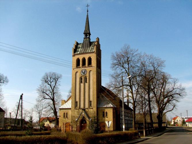 dawny kościół ewangelicki w Świętnie