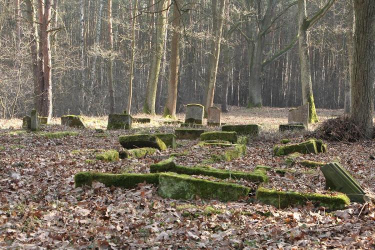 poewangelicki cmentarz w Tarnowej Łące