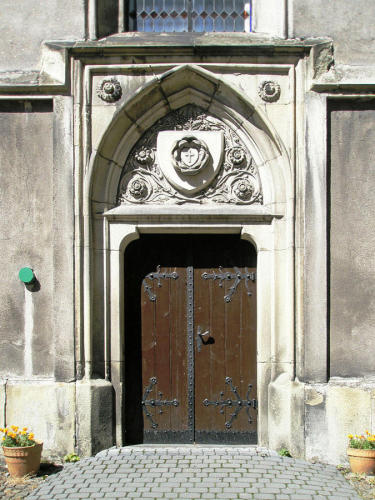 Neogotycki portal boczny z lat 1782-1790