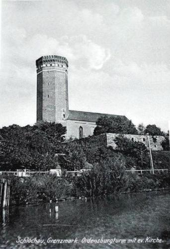 Lata 1936-1939 , Wieża zamkowa i kościół ewangelicki w Człuchowie.
