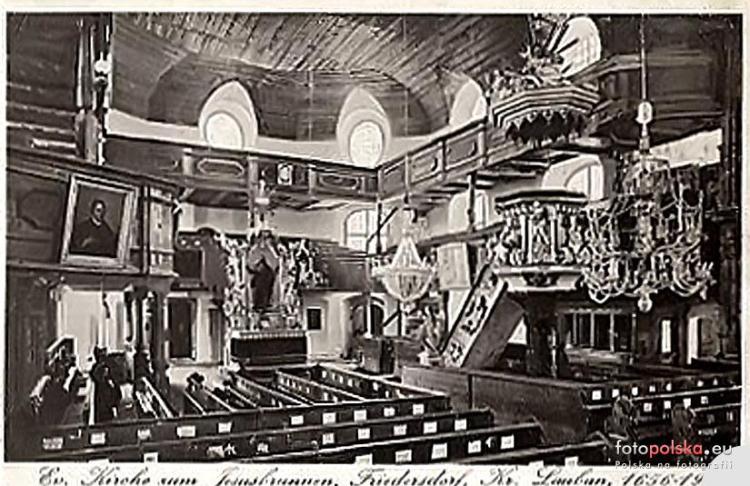 1934 , Wnętrze kościoła ewangelickiego w Biedrzychowicach.