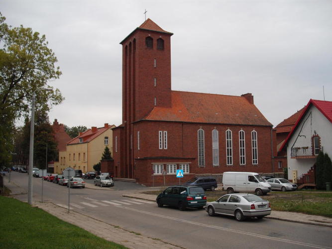 Węgorzewo, ul. 11 Listopada 14 - dawny kościół ewangelicki pw. Św. Krzyża, obecnie cerkiew greckokatolicka (1930-1933)