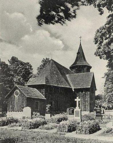 Lata 30 te XX w. kościół wraz z cmentarzem