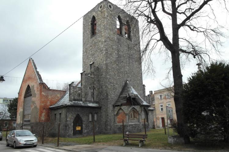 Kościół ewangelicki św. Salwatora (ruina) w Lądku Zdroju